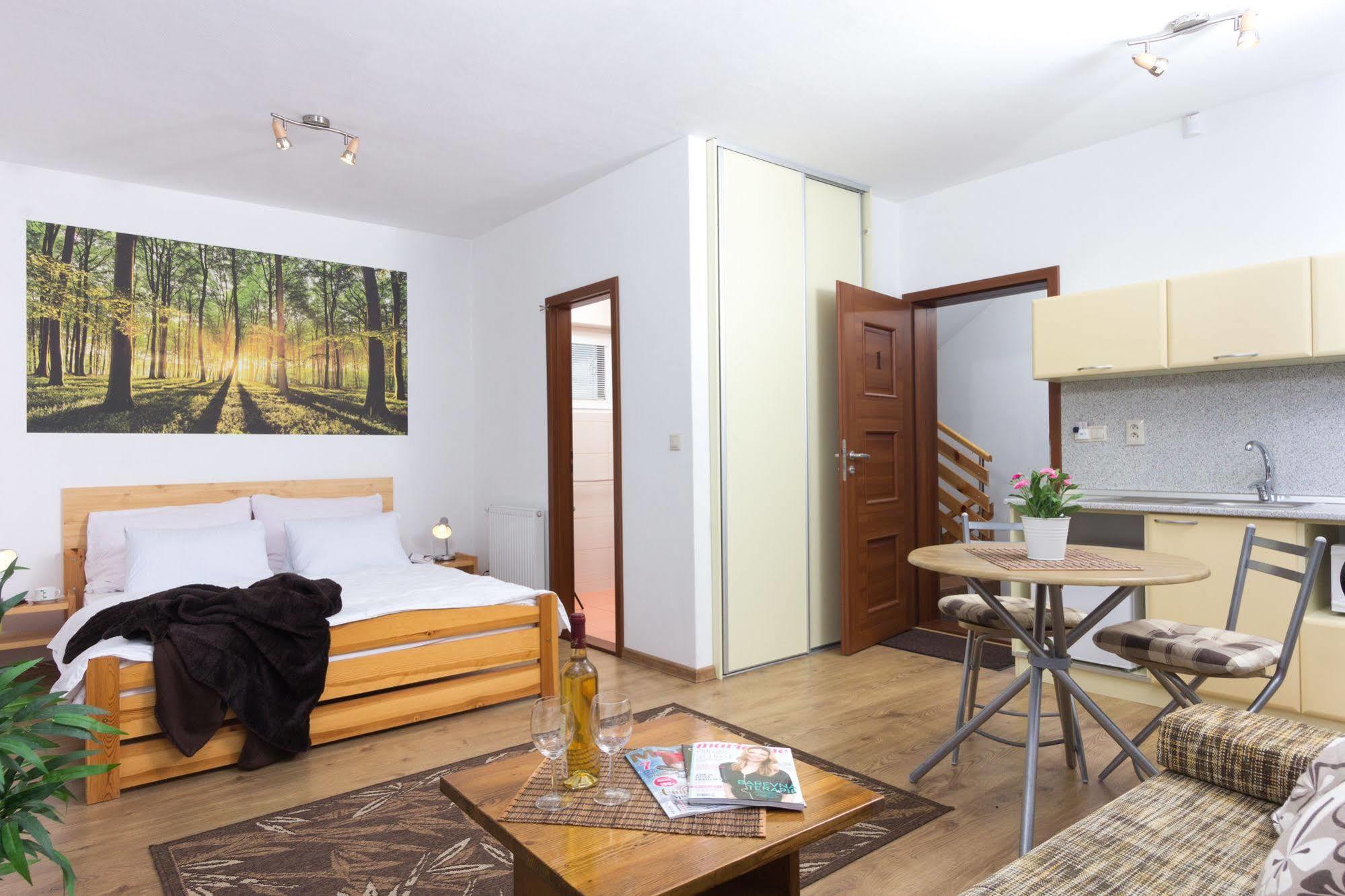 Apartmany Lipka Pavcina Lehota  Exterior photo